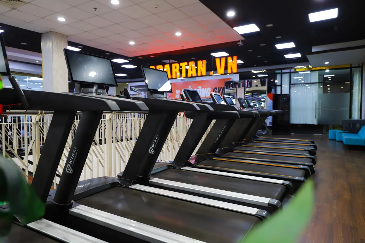 Cardio và máy tập hiện đại