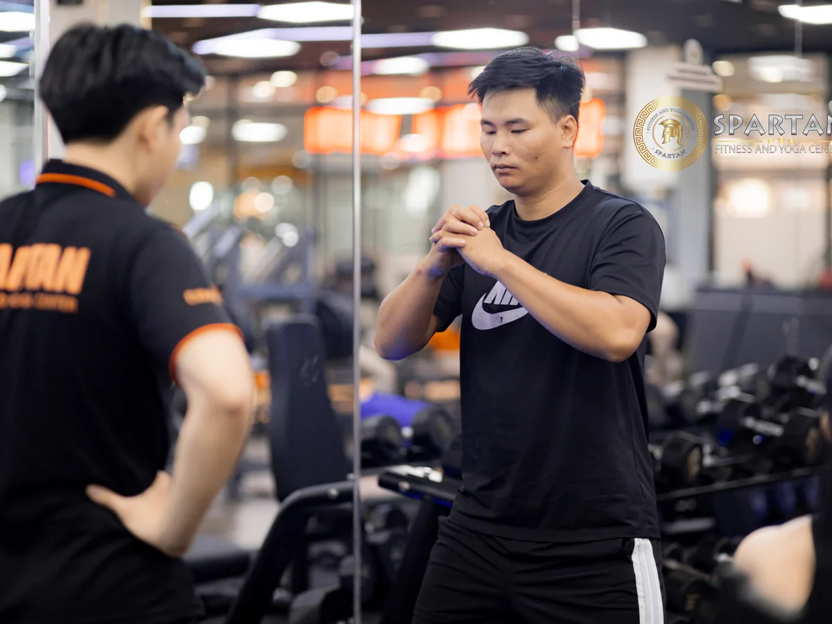 PT Spartan theo dõi lộ trình tập luyện và giáo án dài hạn cho khách hàng